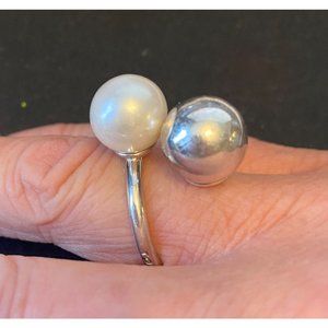 Retired Tous Ring with 12mm Sterling Ball and 12mm Pearl  Size Between 7 1/2" -
